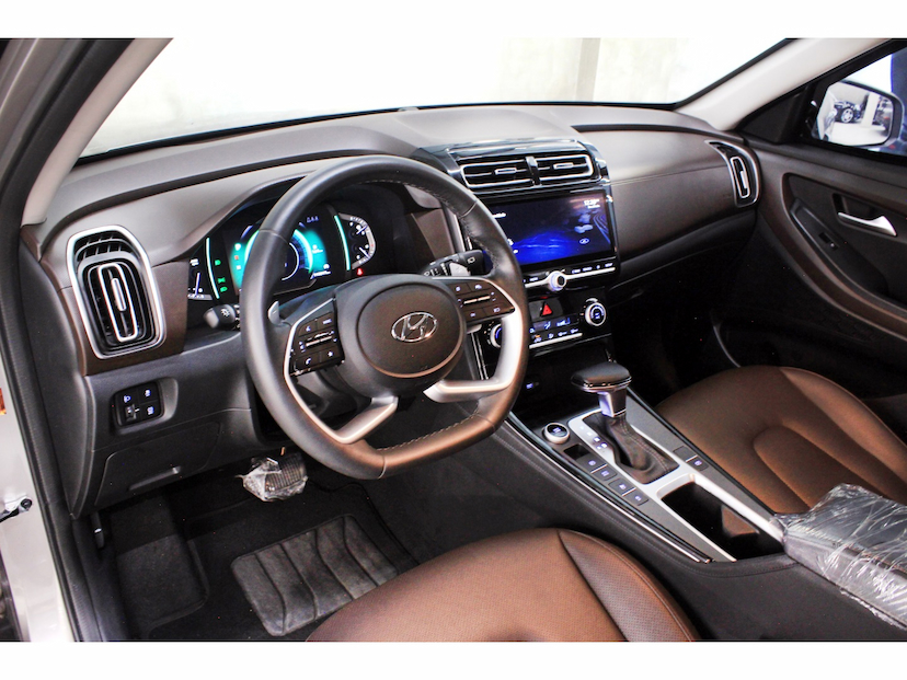 Foto do veículo HYUNDAI CRETA 1.0 TGDI FLEX PLATINUM AUTOMÁTICO 2022 115.000 KM 139.800,00