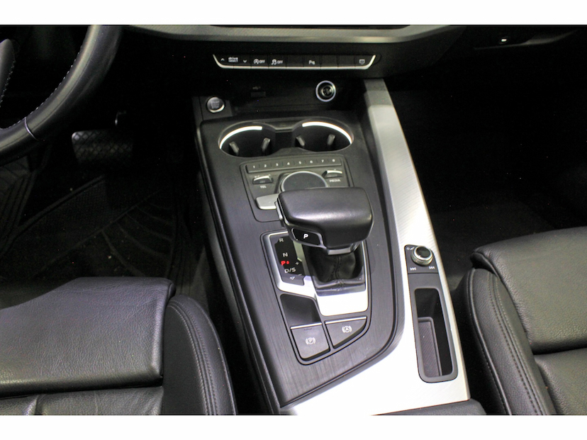 Foto do veículo AUDI A4 2.0 TFSI AMBIENTE GASOLINA 4P S TRONIC 2018 65.820 KM 128.800,00