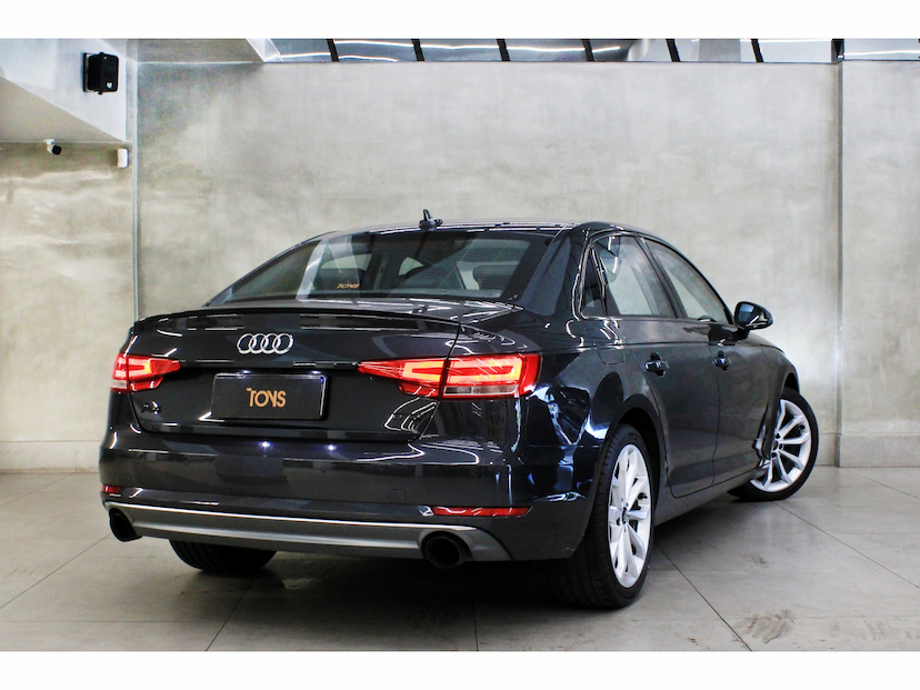 Foto do veículo AUDI A4 2.0 TFSI AMBIENTE GASOLINA 4P S TRONIC 2018 65.820 KM 128.800,00