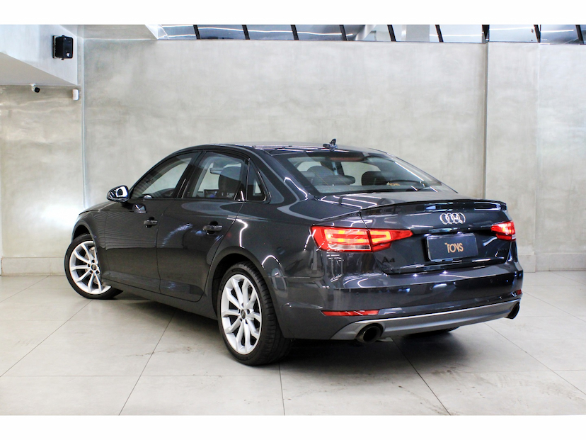 Foto do veículo AUDI A4 2.0 TFSI AMBIENTE GASOLINA 4P S TRONIC 2018 65.820 KM 128.800,00