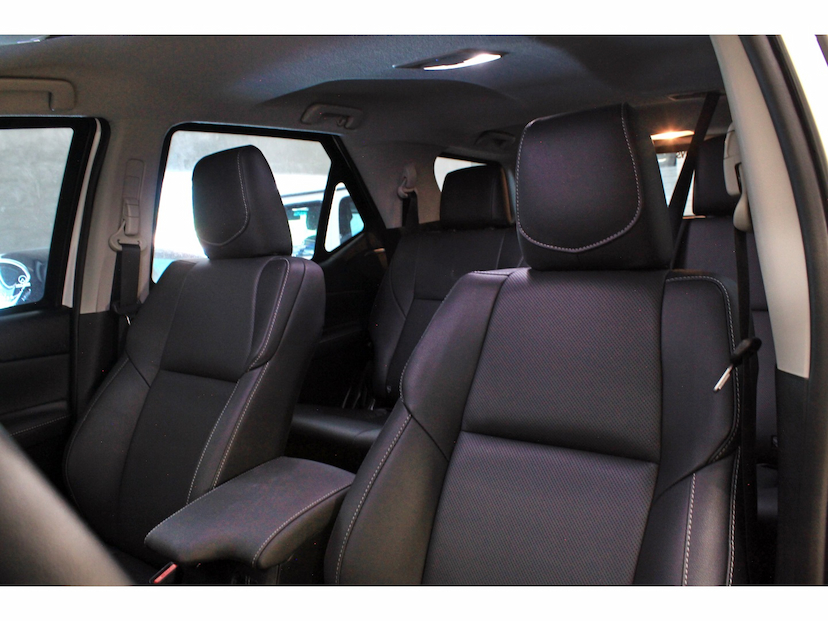 Foto do veículo TOYOTA HILUX SW4 2.8 D-4D TURBO DIESEL SRX PLATINUM 7L 4X4 AUTOMÁTICO 2025 11.300 KM 389.900,00