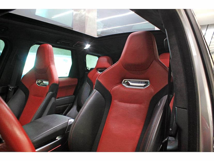 Foto do veículo LAND ROVER RANGE ROVER SPORT 5.0 SVR CARBON EDITION 4X4 V8 32V GASOLINA 4P AUTOMÁTICO 2022 28.100 KM 549.800,00