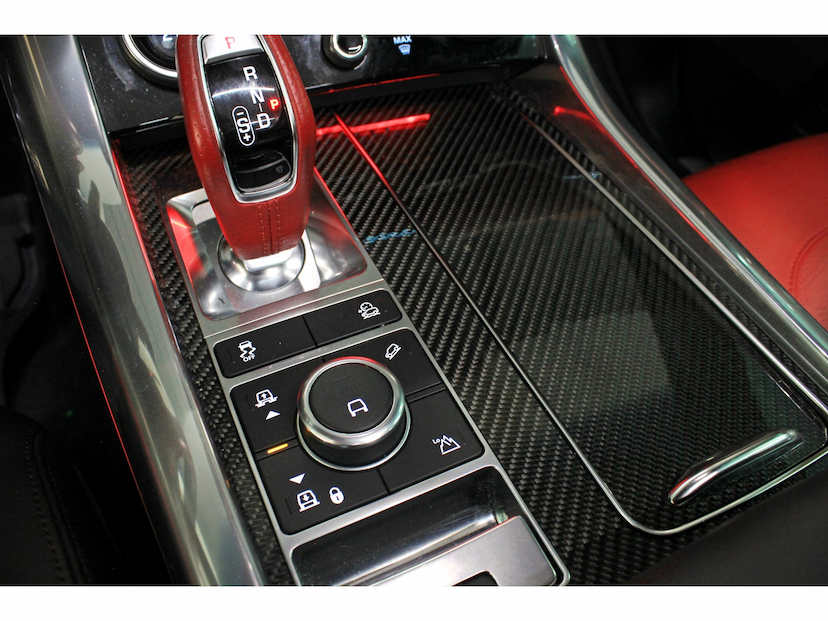 Foto do veículo LAND ROVER RANGE ROVER SPORT 5.0 SVR CARBON EDITION 4X4 V8 32V GASOLINA 4P AUTOMÁTICO 2022 28.100 KM 549.800,00