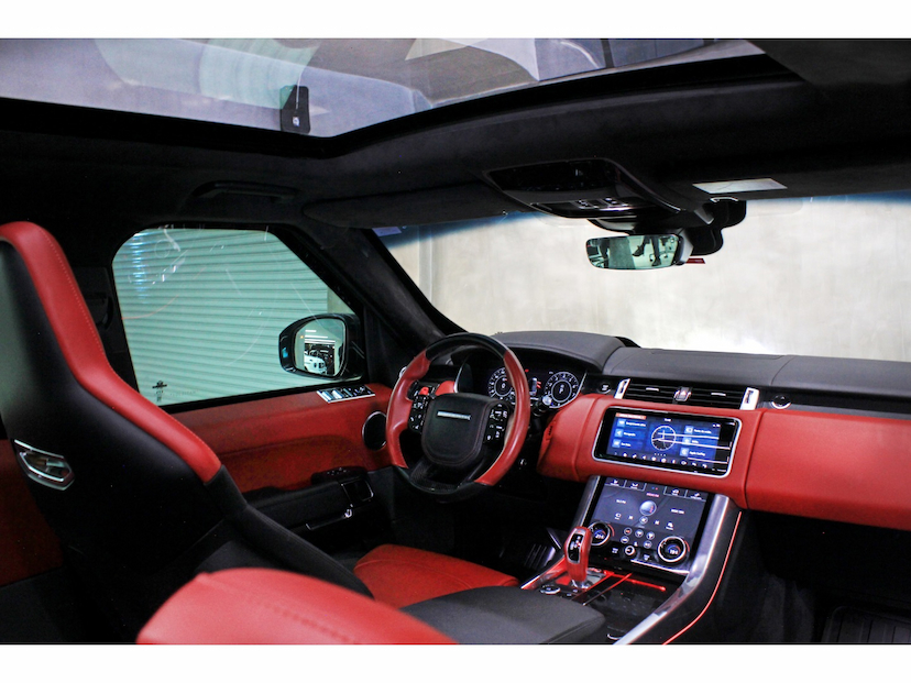 Foto do veículo LAND ROVER RANGE ROVER SPORT 5.0 SVR CARBON EDITION 4X4 V8 32V GASOLINA 4P AUTOMÁTICO 2022 28.100 KM 549.800,00