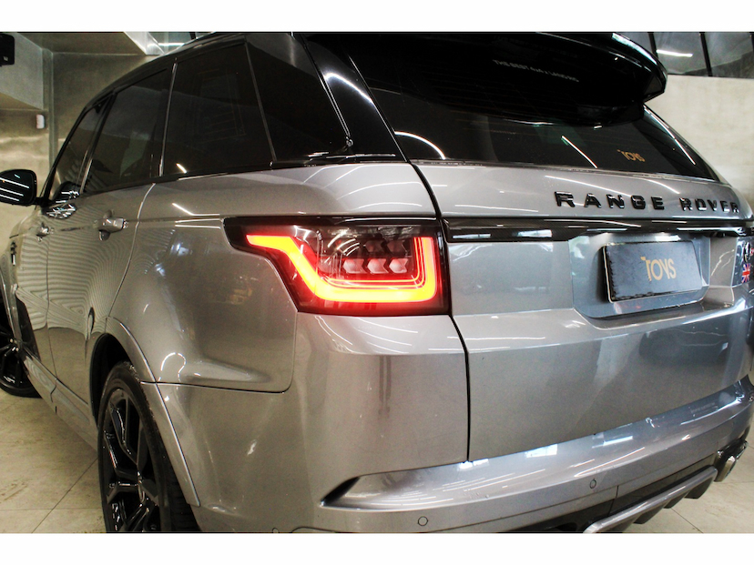 Foto do veículo LAND ROVER RANGE ROVER SPORT 5.0 SVR CARBON EDITION 4X4 V8 32V GASOLINA 4P AUTOMÁTICO 2022 28.100 KM 549.800,00