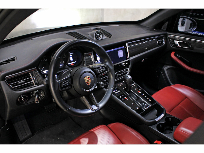 Foto do veículo PORSCHE MACAN 2.0 TURBO GASOLINA T PDK 2023 29.000 KM 449.800,00