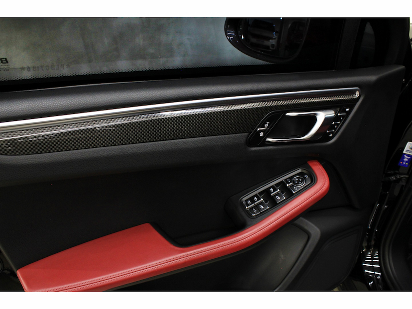 Foto do veículo PORSCHE MACAN 2.0 TURBO GASOLINA T PDK 2023 29.000 KM 449.800,00