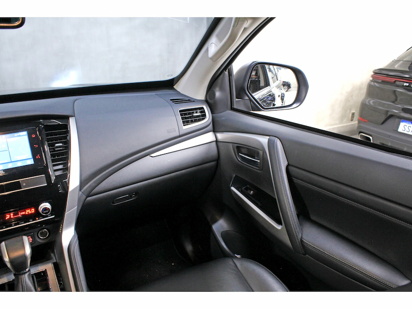 Foto do veículo MITSUBISHI PAJERO SPORT 2.4 16V MIVEC TURBO DIESEL HPE AWD AUTOMÁTICO 2025 18.500 KM 368.800,00
