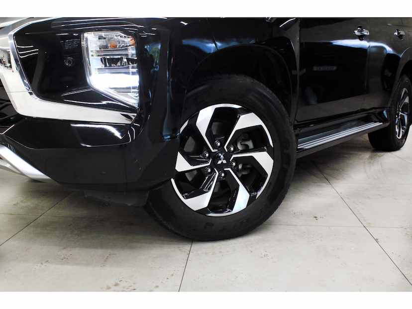 Foto do veículo MITSUBISHI PAJERO SPORT 2.4 16V MIVEC TURBO DIESEL HPE AWD AUTOMÁTICO 2025 18.500 KM 368.800,00