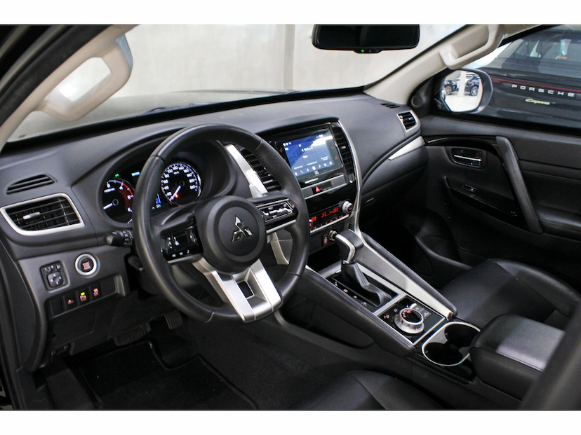 Foto do veículo MITSUBISHI PAJERO SPORT 2.4 16V MIVEC TURBO DIESEL HPE AWD AUTOMÁTICO 2025 18.500 KM 368.800,00