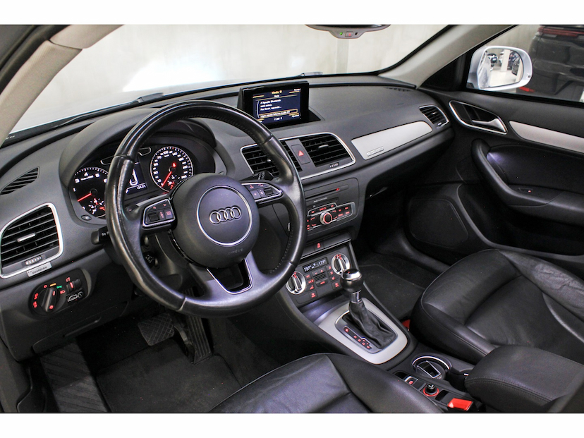 Foto do veículo AUDI Q3 2.0 TFSI AMBITION QUATTRO 4P GASOLINA S TRONIC 2015 90.400 KM 84.800,00