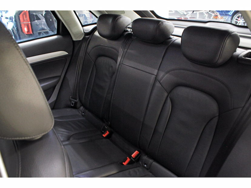 Foto do veículo AUDI Q3 2.0 TFSI AMBITION QUATTRO 4P GASOLINA S TRONIC 2015 90.400 KM 84.800,00