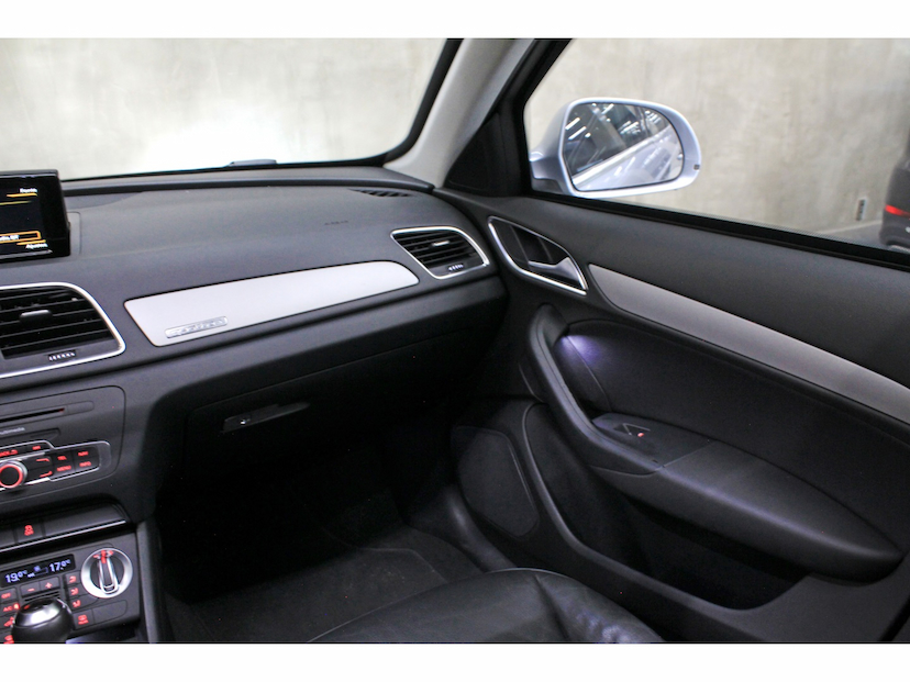 Foto do veículo AUDI Q3 2.0 TFSI AMBITION QUATTRO 4P GASOLINA S TRONIC 2015 90.400 KM 84.800,00