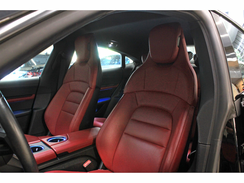 Foto do veículo PORSCHE TAYCAN ELÉTRICO 2022 15.400 KM 489.800,00