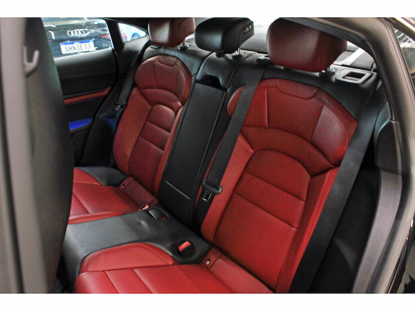 Foto do veículo PORSCHE TAYCAN ELÉTRICO 2022 15.400 KM 489.800,00
