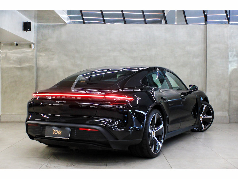 Foto do veículo PORSCHE TAYCAN ELÉTRICO 2022 15.400 KM 489.800,00