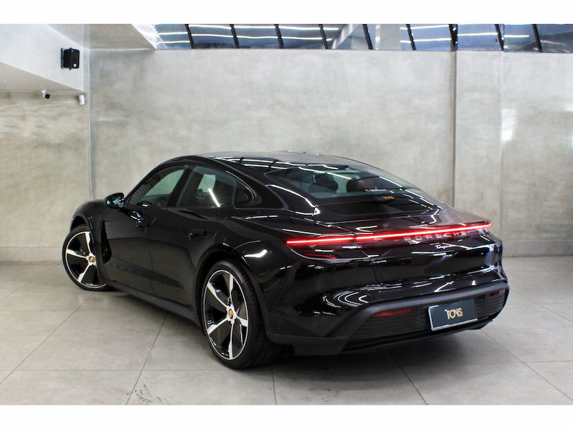 Foto do veículo PORSCHE TAYCAN ELÉTRICO 2022 15.400 KM 489.800,00