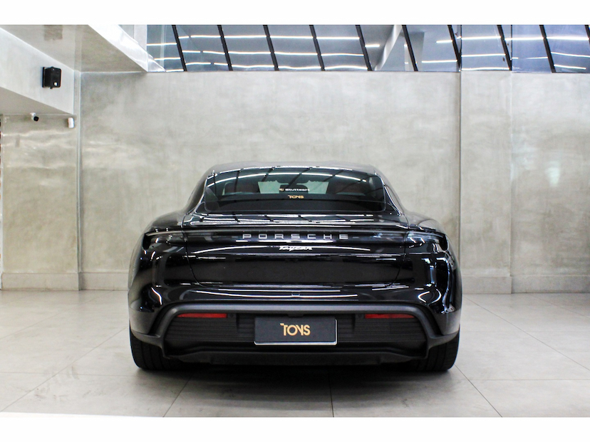 Foto do veículo PORSCHE TAYCAN ELÉTRICO 2022 15.400 KM 489.800,00