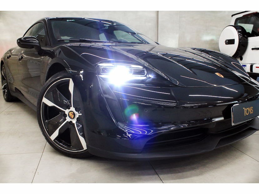 Foto do veículo PORSCHE TAYCAN ELÉTRICO 2022 15.400 KM 489.800,00