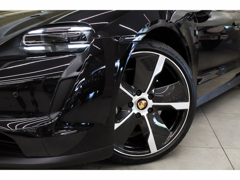 Foto do veículo PORSCHE TAYCAN ELÉTRICO 2022 15.400 KM 489.800,00