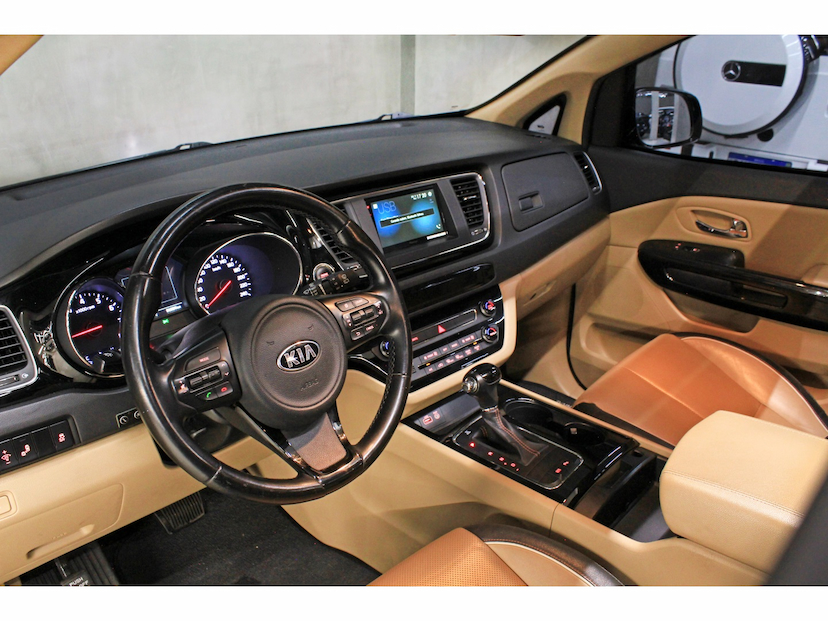 Foto do veículo KIA CARNIVAL 3.3 EX V6 24V GASOLINA 4P AUTOMATICO 2016 92.000 KM 195.800,00