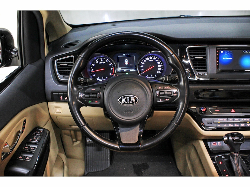 Foto do veículo KIA CARNIVAL 3.3 EX V6 24V GASOLINA 4P AUTOMATICO 2016 92.000 KM 195.800,00