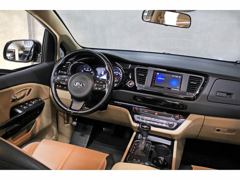 Foto do veículo KIA CARNIVAL 3.3 EX V6 24V GASOLINA 4P AUTOMATICO 2016 92.000 KM 195.800,00