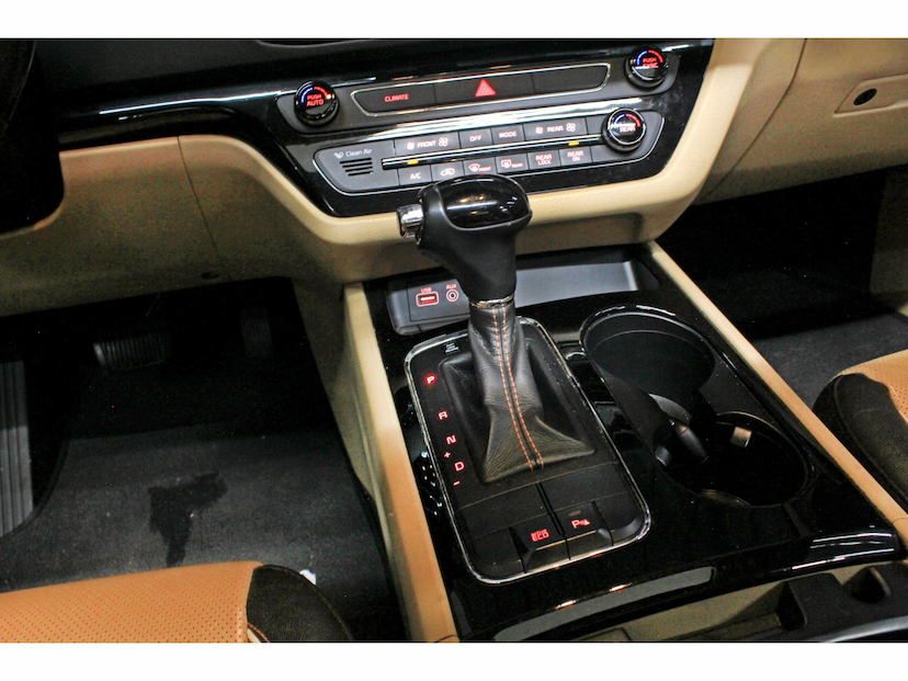 Foto do veículo KIA CARNIVAL 3.3 EX V6 24V GASOLINA 4P AUTOMATICO 2016 92.000 KM 195.800,00