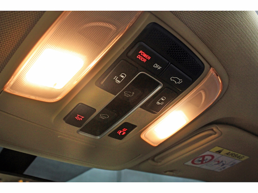 Foto do veículo KIA CARNIVAL 3.3 EX V6 24V GASOLINA 4P AUTOMATICO 2016 92.000 KM 195.800,00