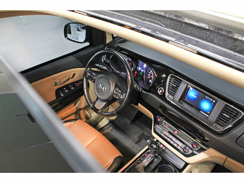 Foto do veículo KIA CARNIVAL 3.3 EX V6 24V GASOLINA 4P AUTOMATICO 2016 92.000 KM 195.800,00