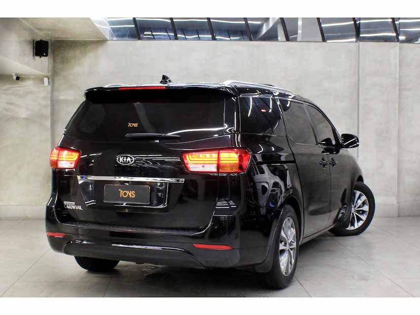 Foto do veículo KIA CARNIVAL 3.3 EX V6 24V GASOLINA 4P AUTOMATICO 2016 92.000 KM 195.800,00