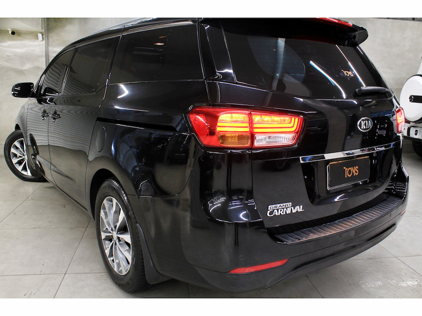 Foto do veículo KIA CARNIVAL 3.3 EX V6 24V GASOLINA 4P AUTOMATICO 2016 92.000 KM 195.800,00