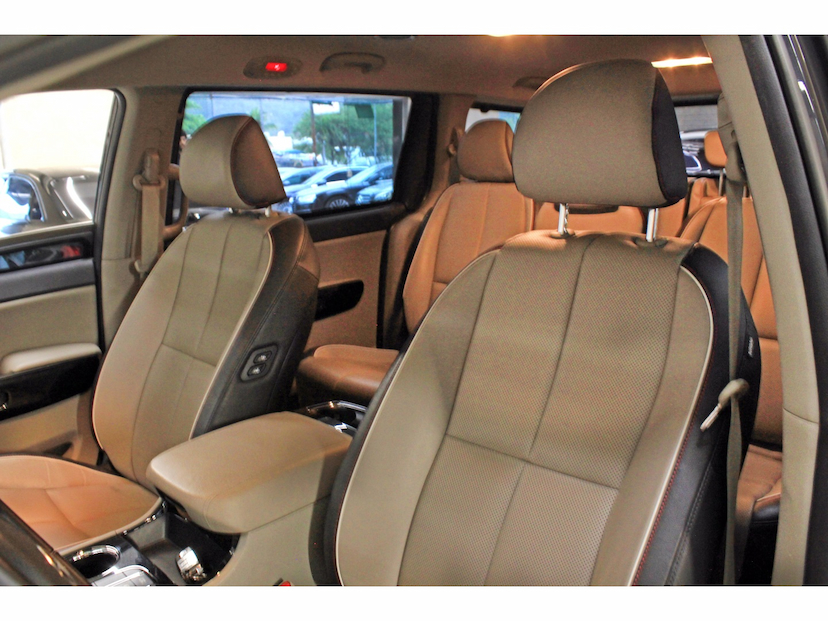 Foto do veículo KIA CARNIVAL 3.3 EX V6 24V GASOLINA 4P AUTOMATICO 2020 45.300 KM 265.800,00