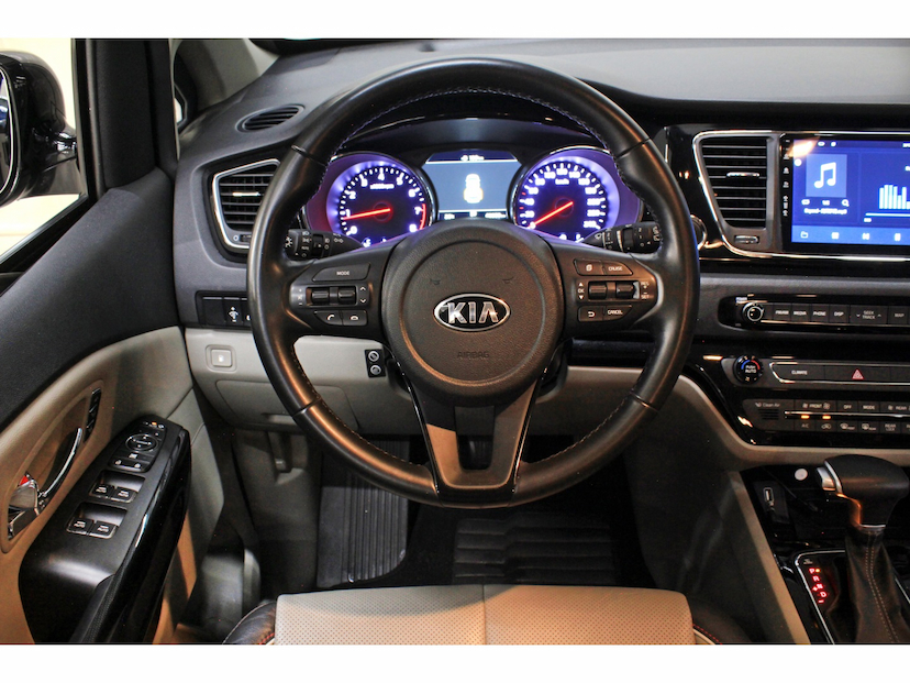 Foto do veículo KIA CARNIVAL 3.3 EX V6 24V GASOLINA 4P AUTOMATICO 2020 45.300 KM 265.800,00