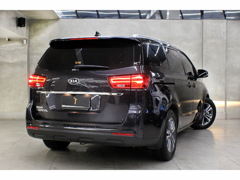 Foto do veículo KIA CARNIVAL 3.3 EX V6 24V GASOLINA 4P AUTOMATICO 2020 45.300 KM 265.800,00