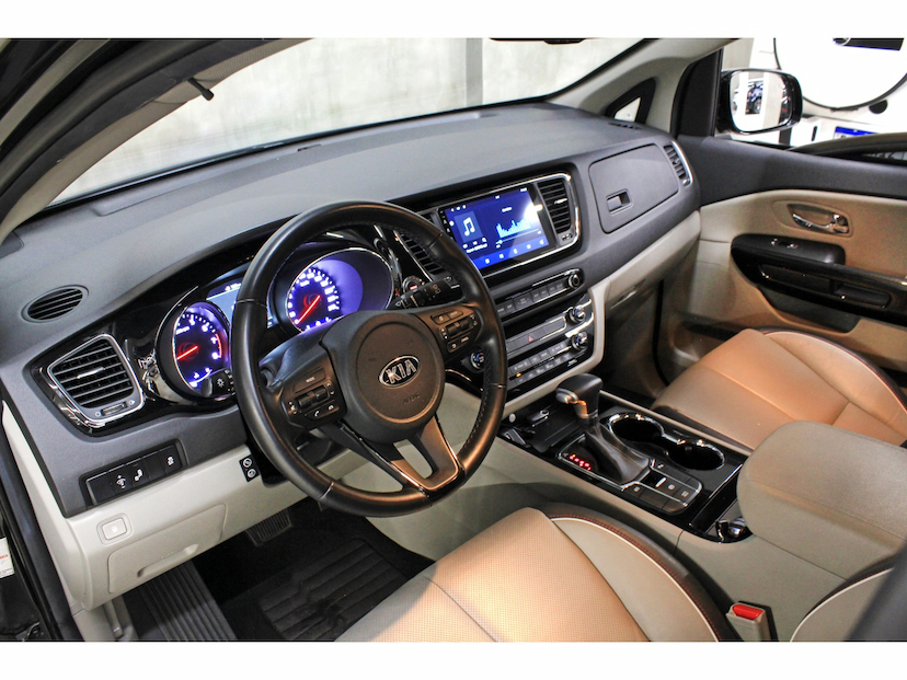 Foto do veículo KIA CARNIVAL 3.3 EX V6 24V GASOLINA 4P AUTOMATICO 2020 45.300 KM 265.800,00