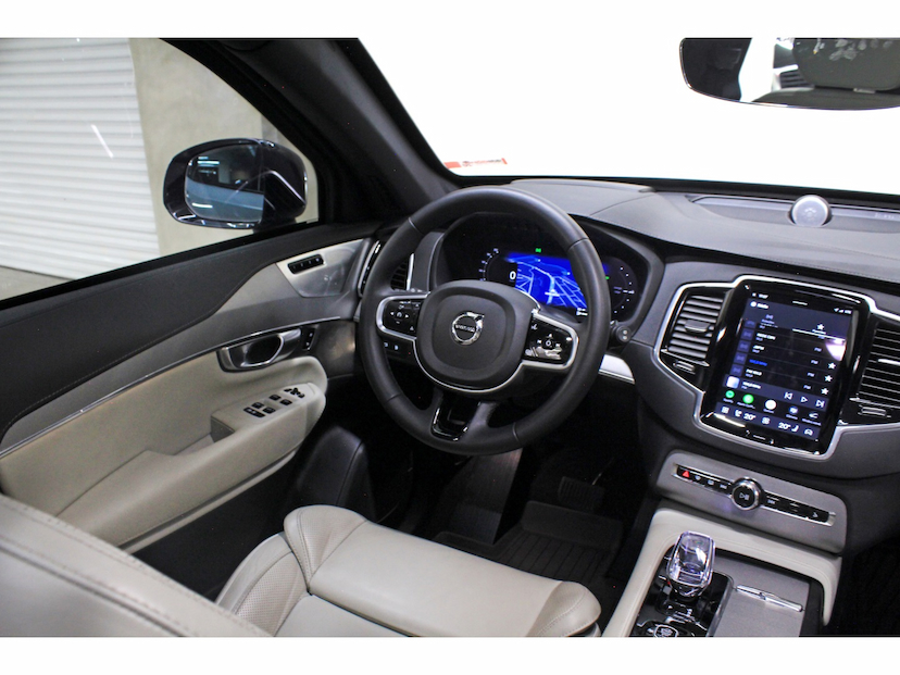 Foto do veículo VOLVO XC90 2.0 T8 RECHARGE ULTIMATE DARK AWD GEARTRONIC 2024 33.500 KM 477.800,00
