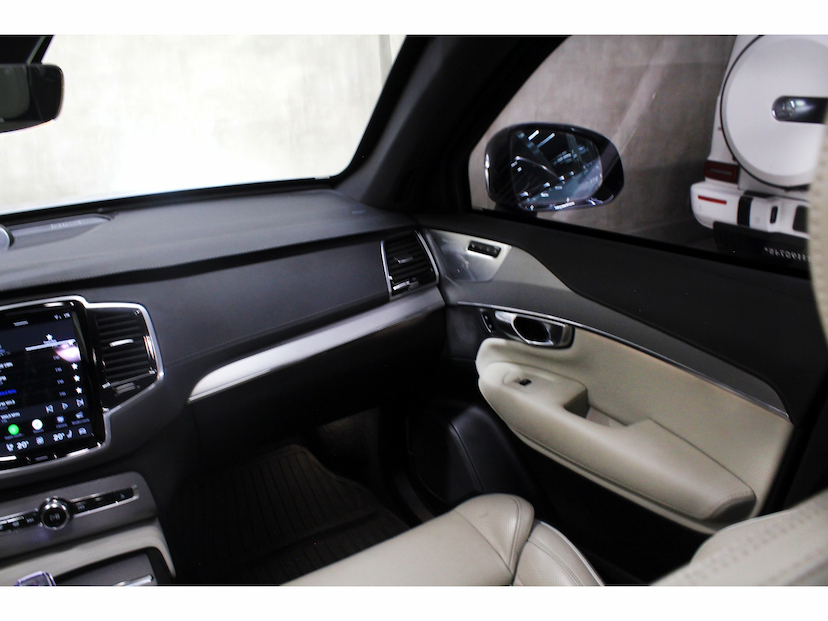 Foto do veículo VOLVO XC90 2.0 T8 RECHARGE ULTIMATE DARK AWD GEARTRONIC 2024 33.500 KM 477.800,00