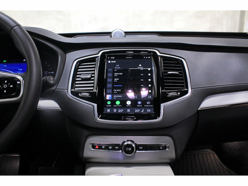Foto do veículo VOLVO XC90 2.0 T8 RECHARGE ULTIMATE DARK AWD GEARTRONIC 2024 33.500 KM 477.800,00