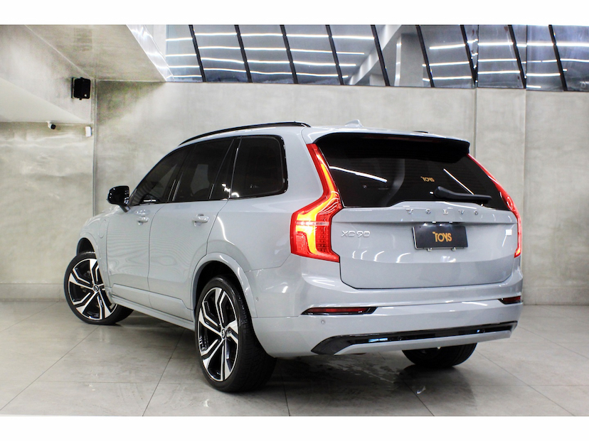 Foto do veículo VOLVO XC90 2.0 T8 RECHARGE ULTIMATE DARK AWD GEARTRONIC 2024 33.500 KM 477.800,00