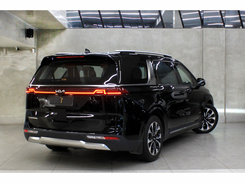 Foto do veículo KIA CARNIVAL 3.5 V6 GASOLINA EX AUTOMATICO 2022 24.000 KM 452.800,00