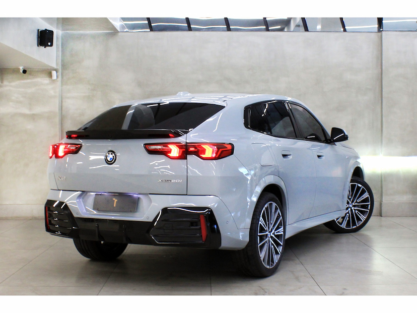 Foto do veículo BMW X2 2.0 TURBO GASOLINA XDRIVE20I M SPORT STEPTRONIC 2025 40.600 KM 377.800,00