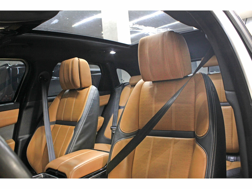 Foto do veículo LAND ROVER RANGE ROVER VELAR 3.0 P340 GASOLINA R-DYNAMIC HSE AUTOMÁTICO 2023 42.800 KM 388.800,00
