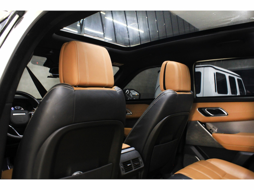 Foto do veículo LAND ROVER RANGE ROVER VELAR 3.0 P340 GASOLINA R-DYNAMIC HSE AUTOMÁTICO 2023 42.800 KM 388.800,00