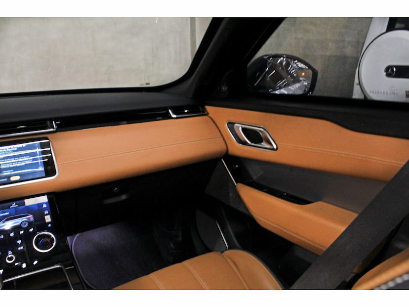 Foto do veículo LAND ROVER RANGE ROVER VELAR 3.0 P340 GASOLINA R-DYNAMIC HSE AUTOMÁTICO 2023 42.800 KM 388.800,00