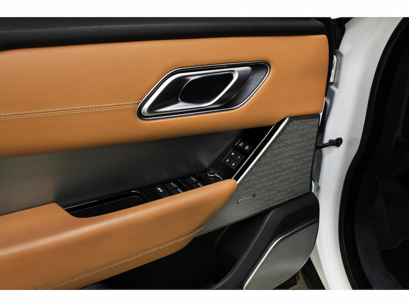 Foto do veículo LAND ROVER RANGE ROVER VELAR 3.0 P340 GASOLINA R-DYNAMIC HSE AUTOMÁTICO 2023 42.800 KM 388.800,00