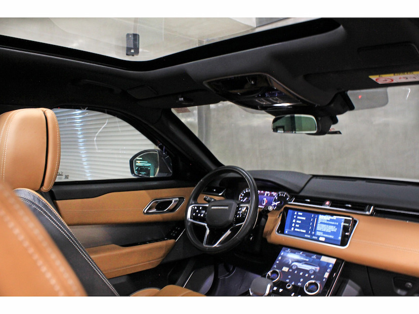 Foto do veículo LAND ROVER RANGE ROVER VELAR 3.0 P340 GASOLINA R-DYNAMIC HSE AUTOMÁTICO 2023 42.800 KM 388.800,00