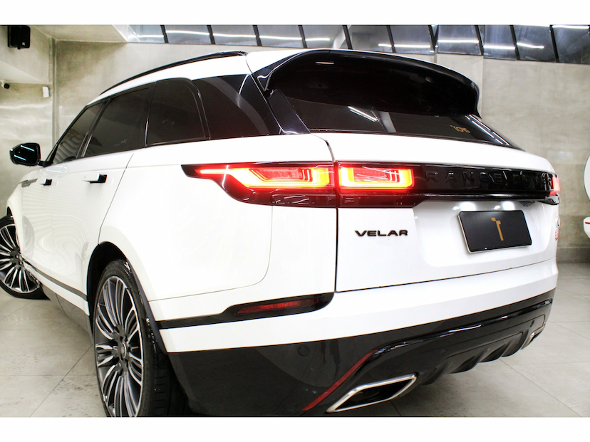Foto do veículo LAND ROVER RANGE ROVER VELAR 3.0 P340 GASOLINA R-DYNAMIC HSE AUTOMÁTICO 2023 42.800 KM 388.800,00