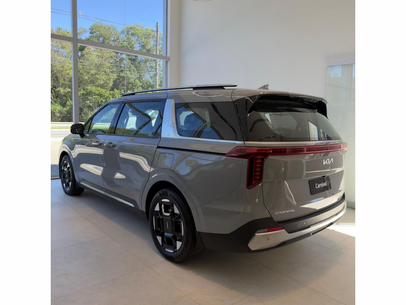 Foto do veículo KIA CARNIVAL 3.5 V6 GASOLINA EX AUTOMATICO 2025 0 KM 577.800,00