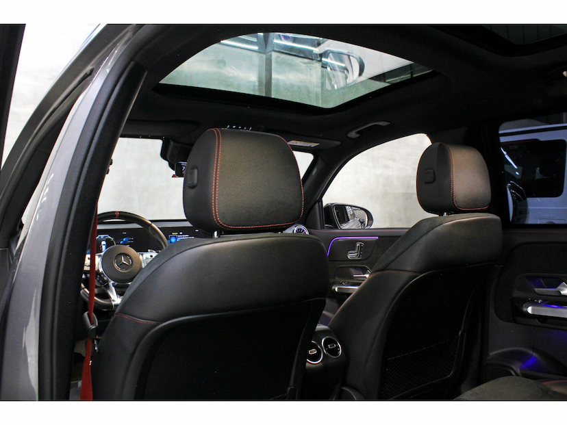 Foto do veículo MERCEDES-BENZ GLB 35 AMG 2.0 CGI GASOLINA 4MATIC SPEEDSHIFT 2022 23.202 KM 317.800,00